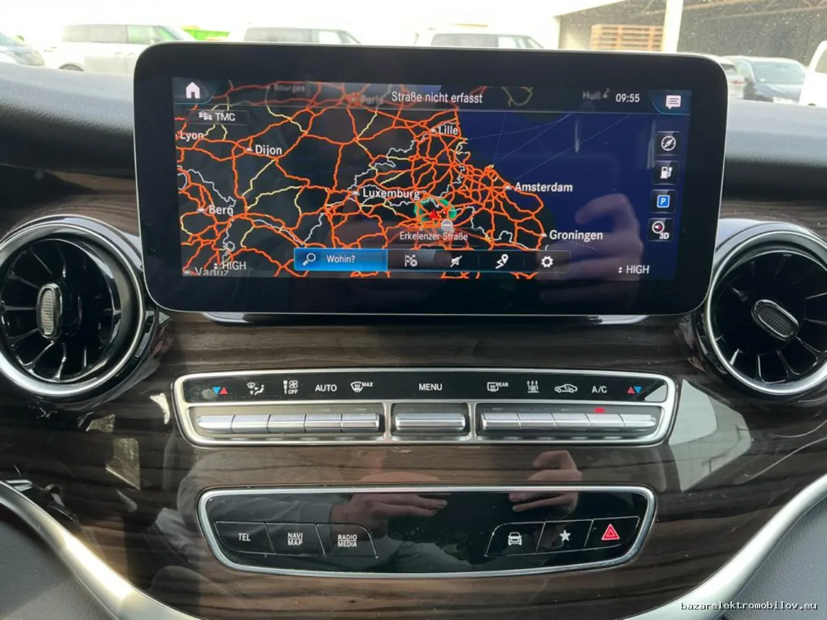 Mercedes-Benz EQV 300 Long - Fotografia inzerátu 15