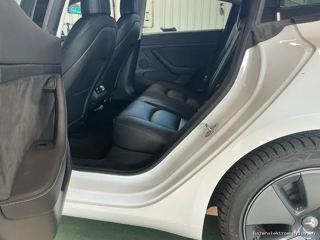 Tesla Model 3 LR AWD 2021-2023 - Fotografia inzerátu 3