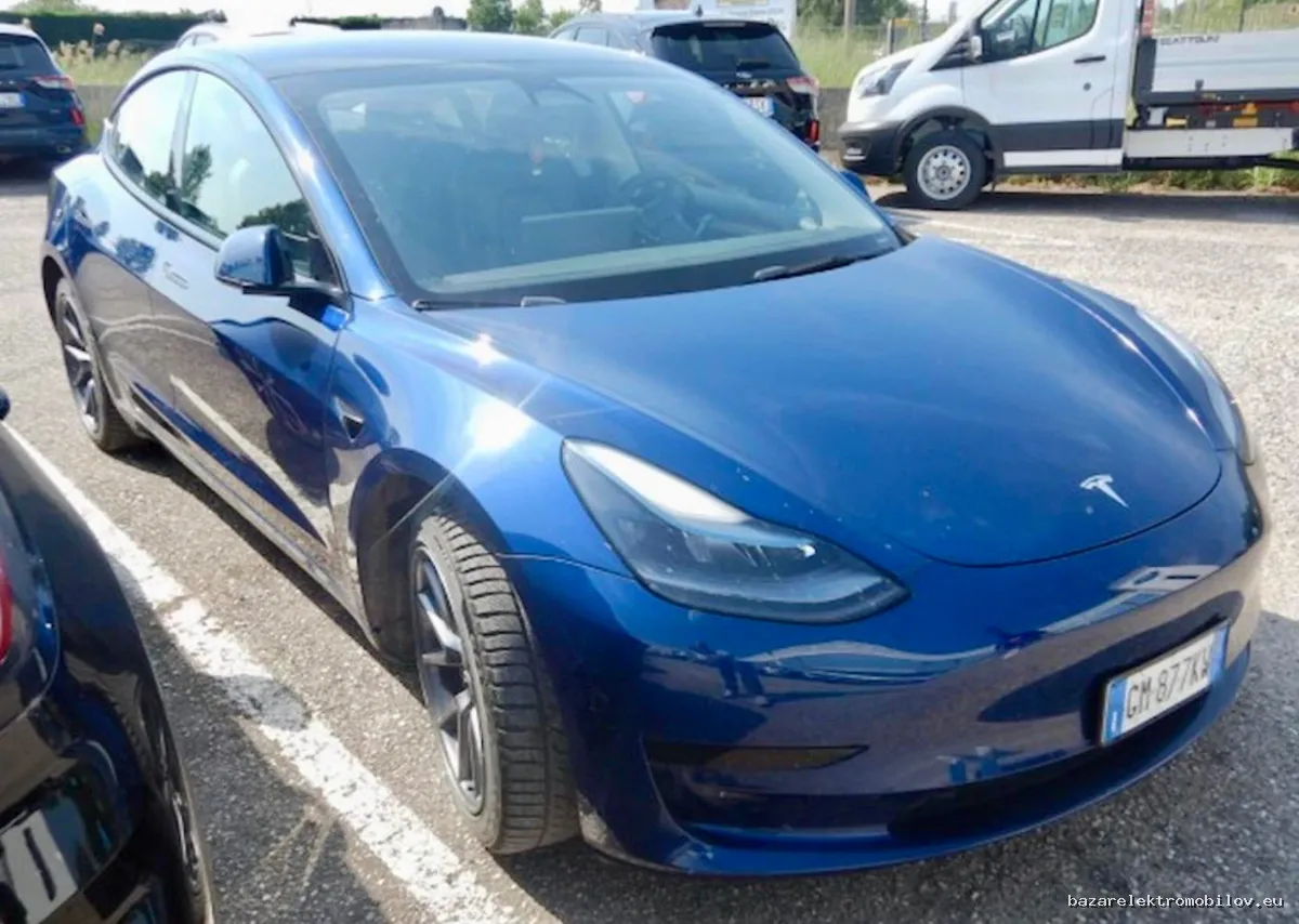 Tesla Model 3 RWD LFP - Fotografia inzerátu 2
