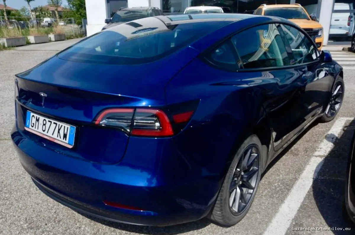 Tesla Model 3 RWD LFP - Fotografia inzerátu 4
