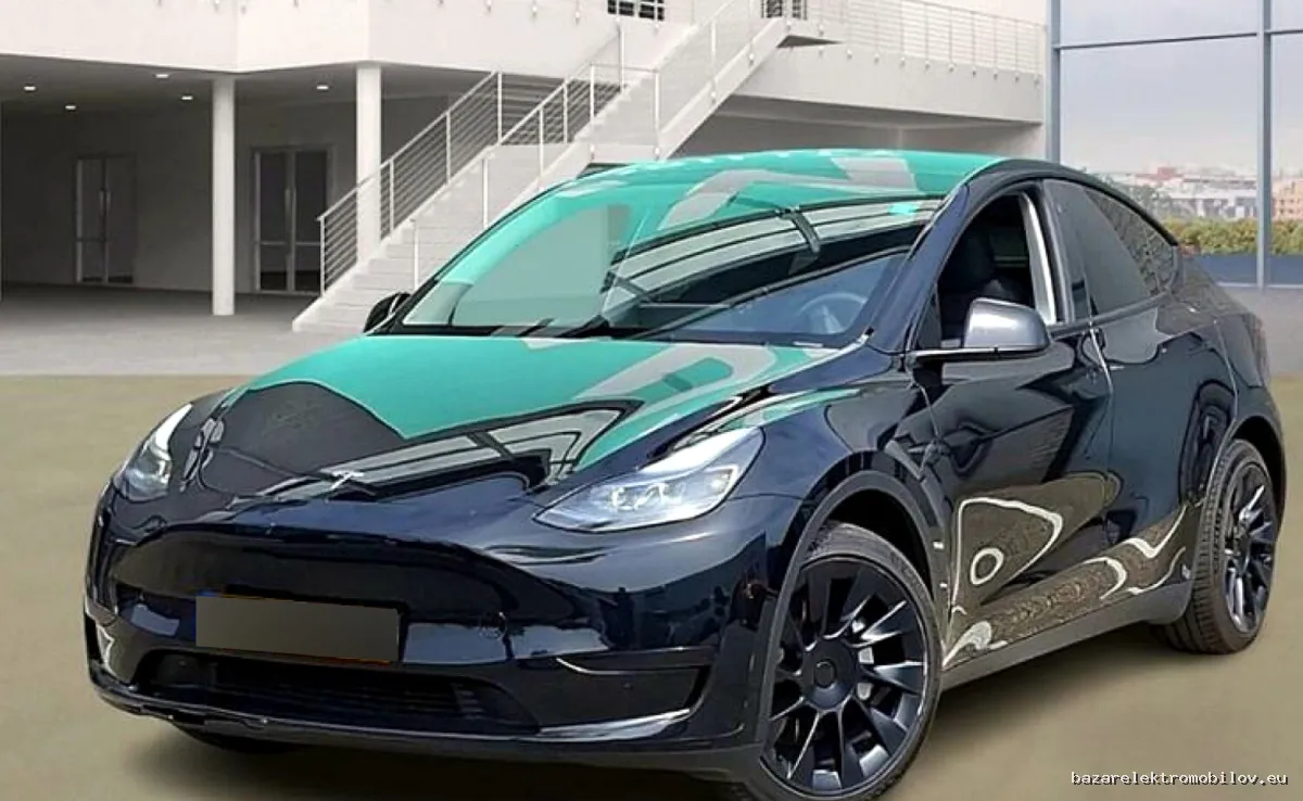 Tesla Model Y RWD LFP - Fotografia inzerátu 1
