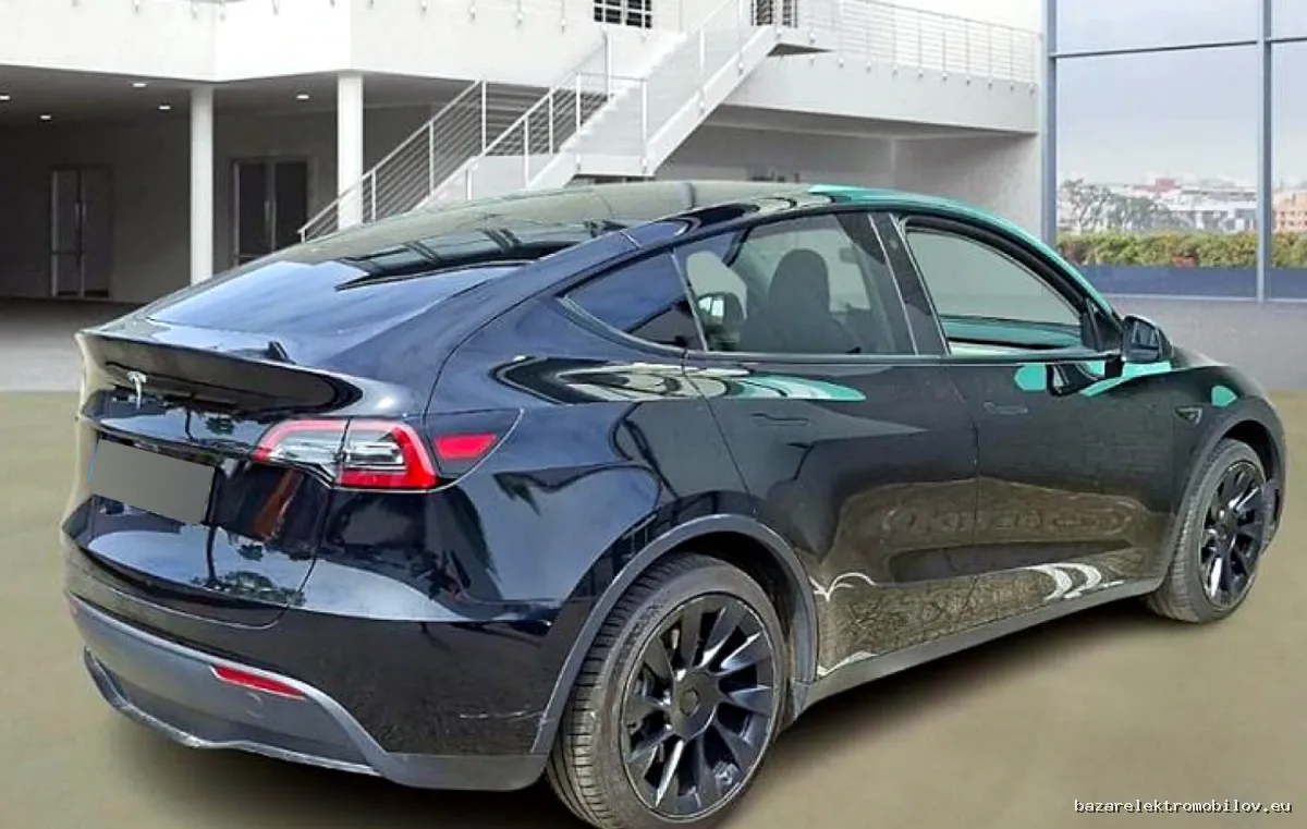 Tesla Model Y RWD LFP - Fotografia inzerátu 2