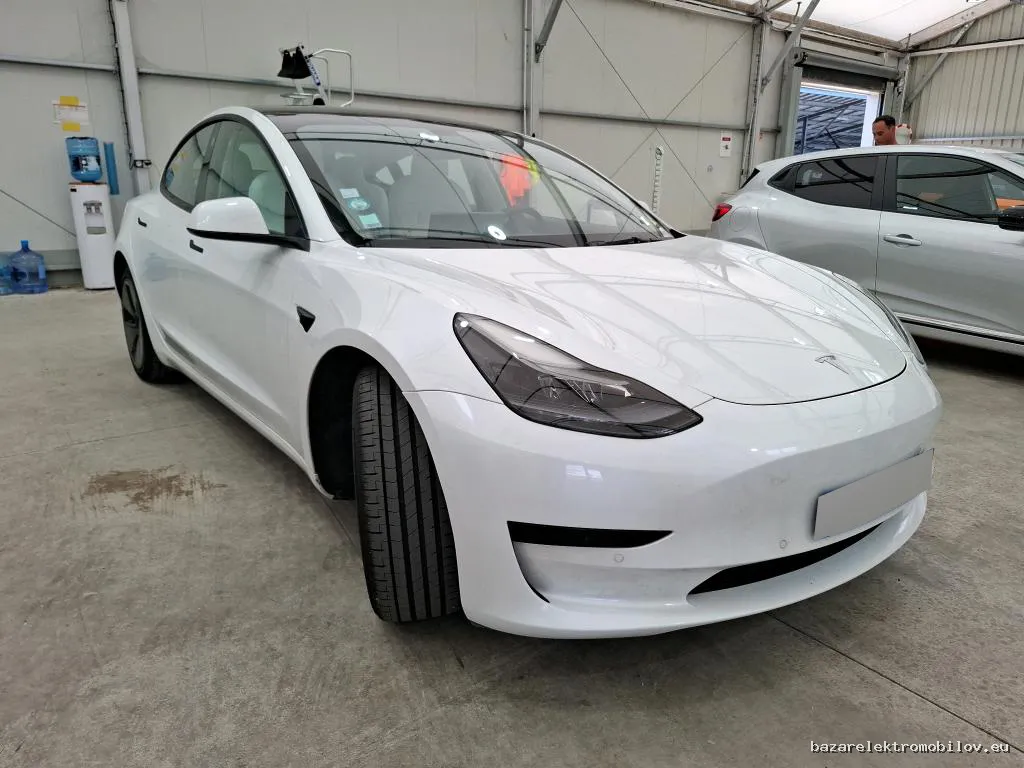 Tesla Model 3 SR Plus LFP - Fotografia inzerátu 2