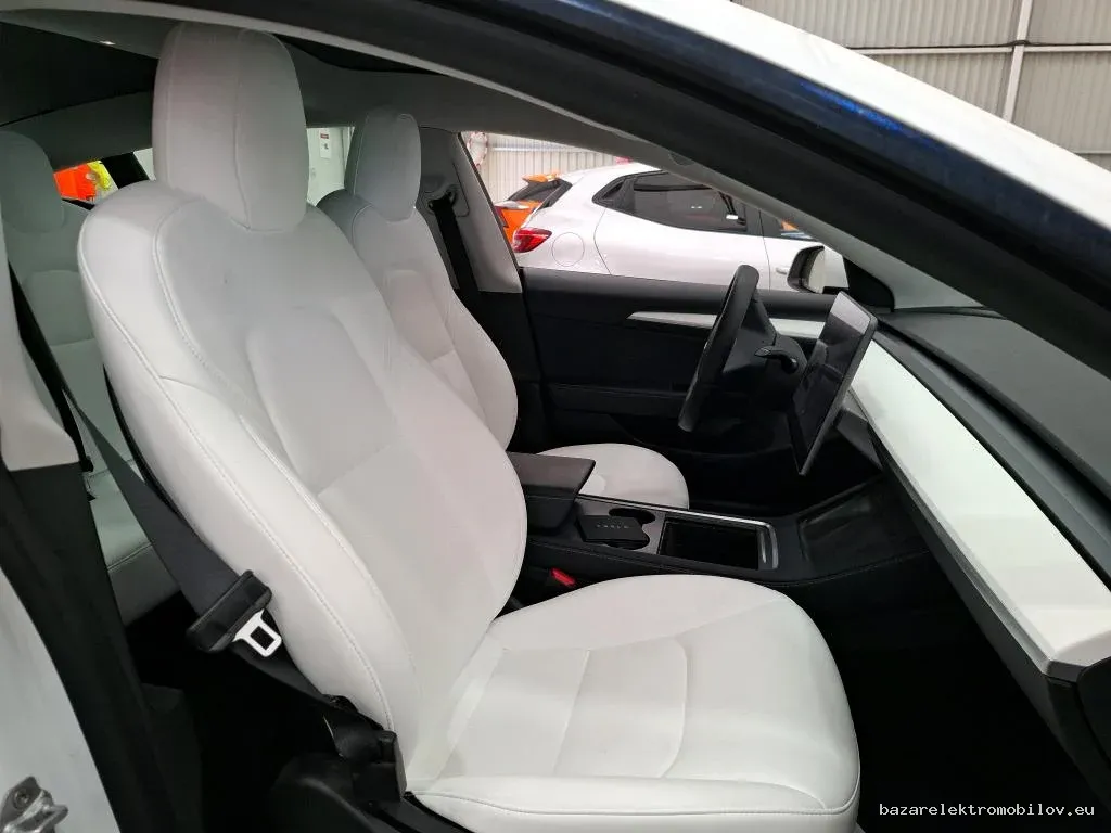Tesla Model 3 SR Plus LFP - Fotografia inzerátu 5