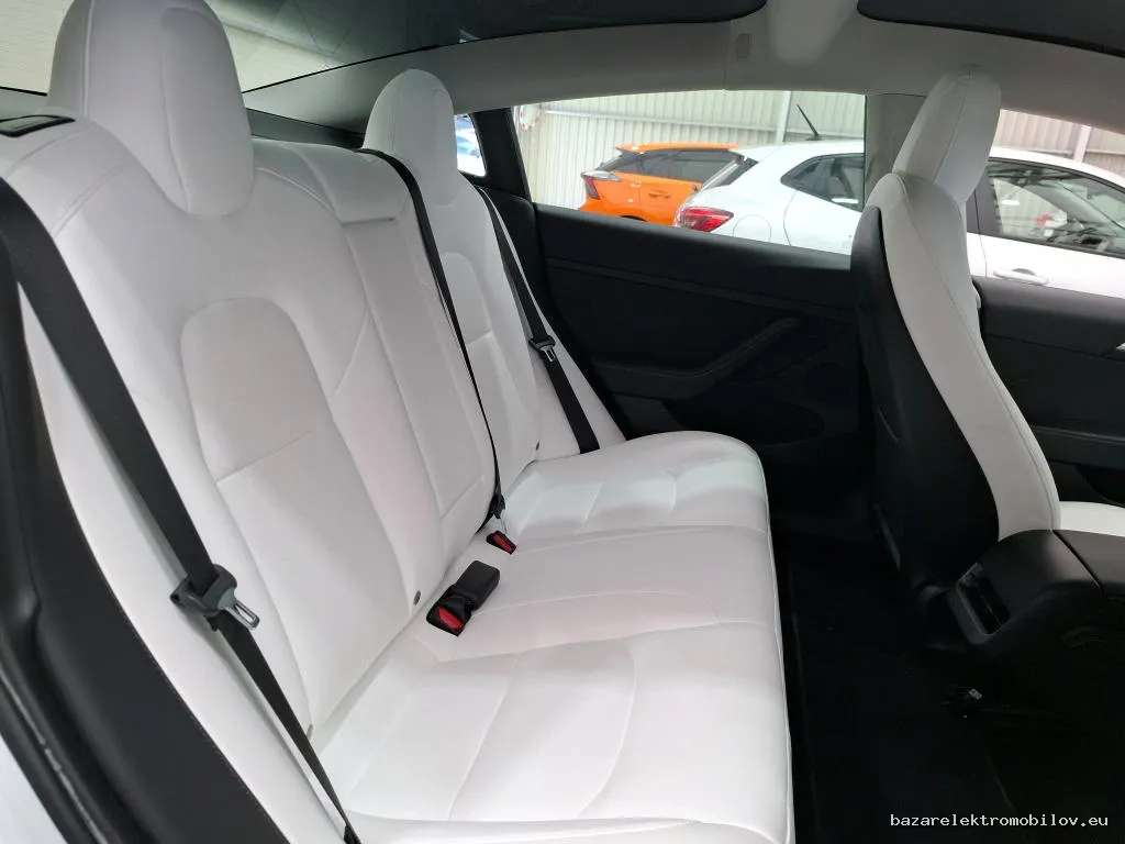 Tesla Model 3 SR Plus LFP - Fotografia inzerátu 6