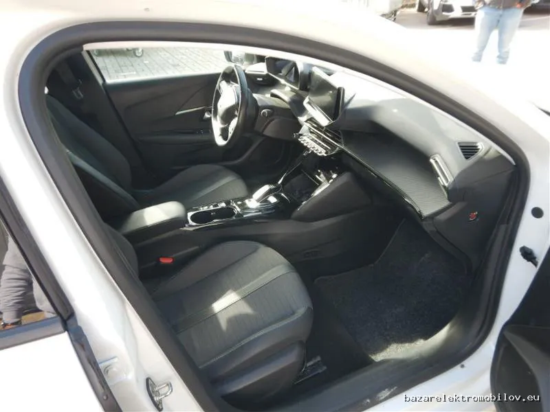 Peugeot e-208 2020-2021 - Fotografia inzerátu 8