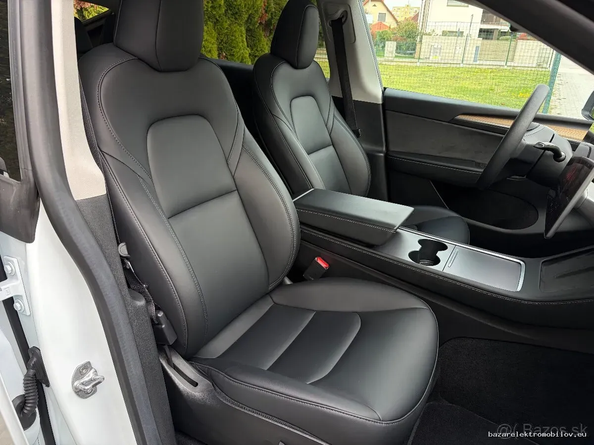 Tesla Y Long Range AWD - Fotografia inzerátu 7