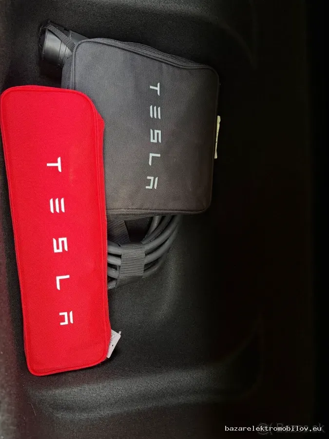Tesla Y Long Range AWD - Fotografia inzerátu 12
