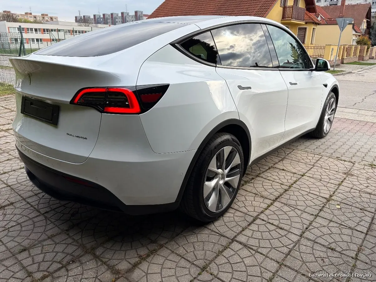 Tesla Y Long Range AWD - Fotografia inzerátu 15