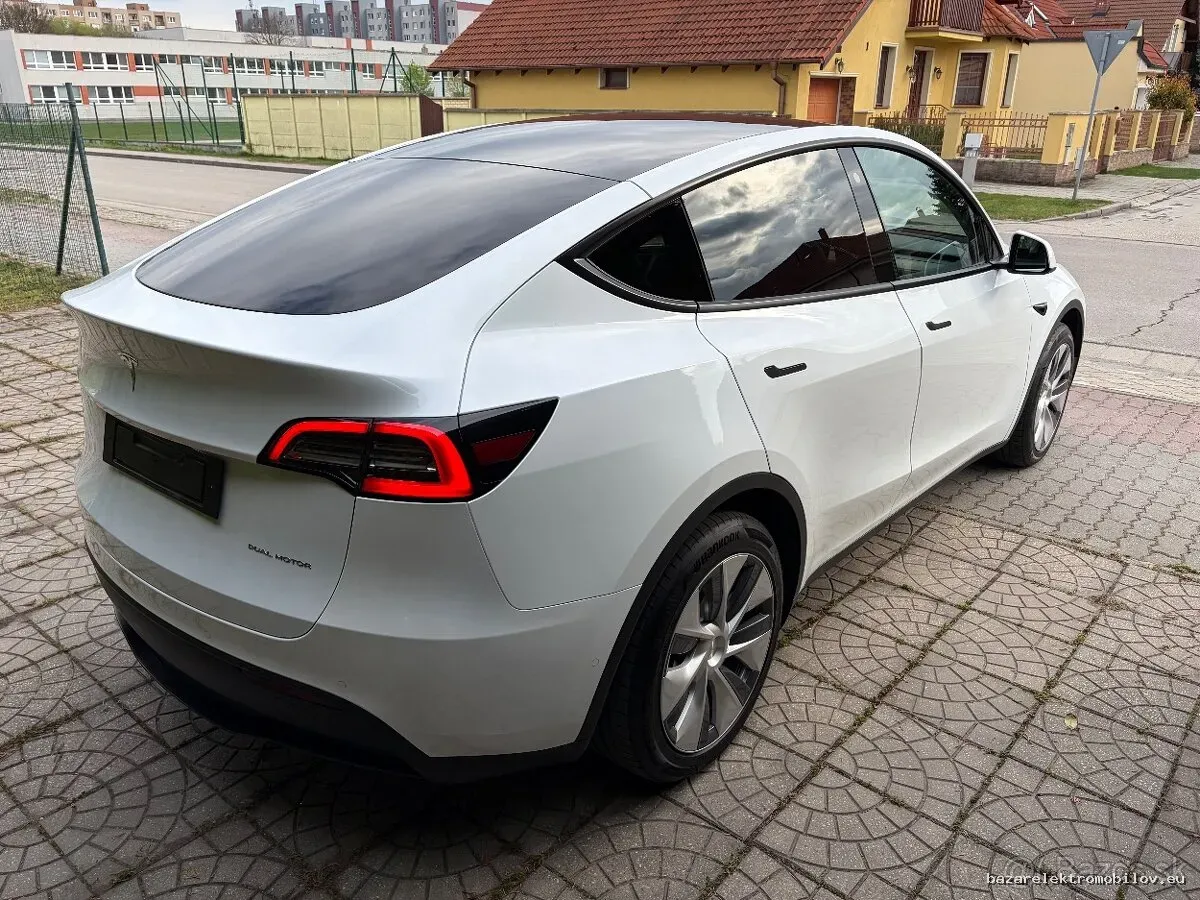 Tesla Y Long Range AWD - Fotografia inzerátu 17