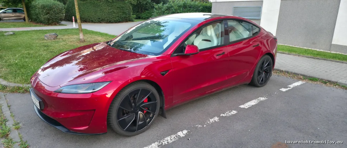 Tesla Model 3 Performance - Fotografia inzerátu 1
