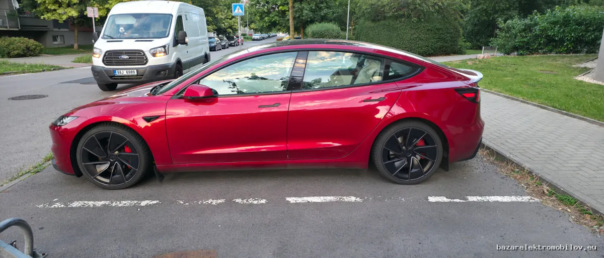 Tesla Model 3 Performance - Fotografia inzerátu 5