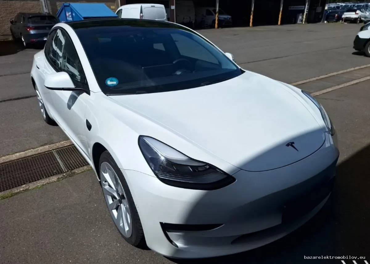 Tesla Model 3 SR Plus LFP - Fotografia inzerátu 2
