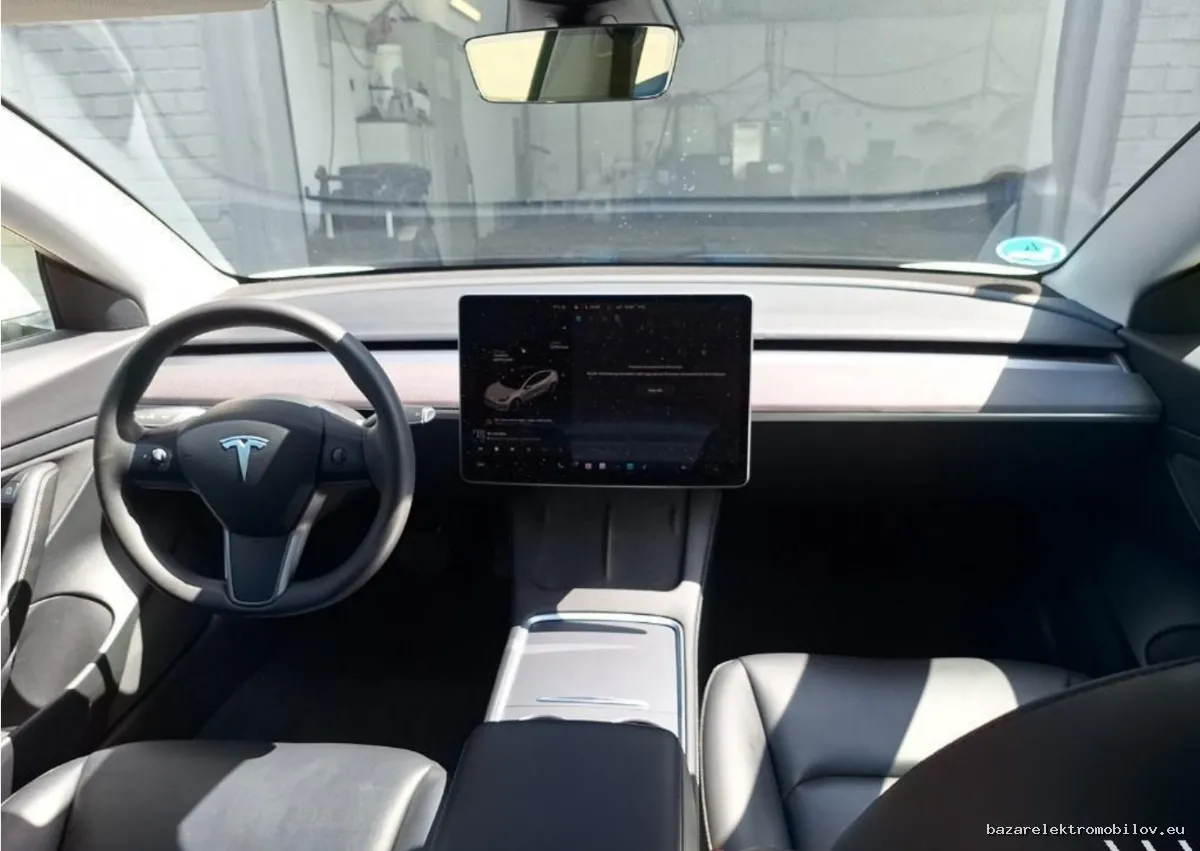 Tesla Model 3 SR Plus LFP - Fotografia inzerátu 3