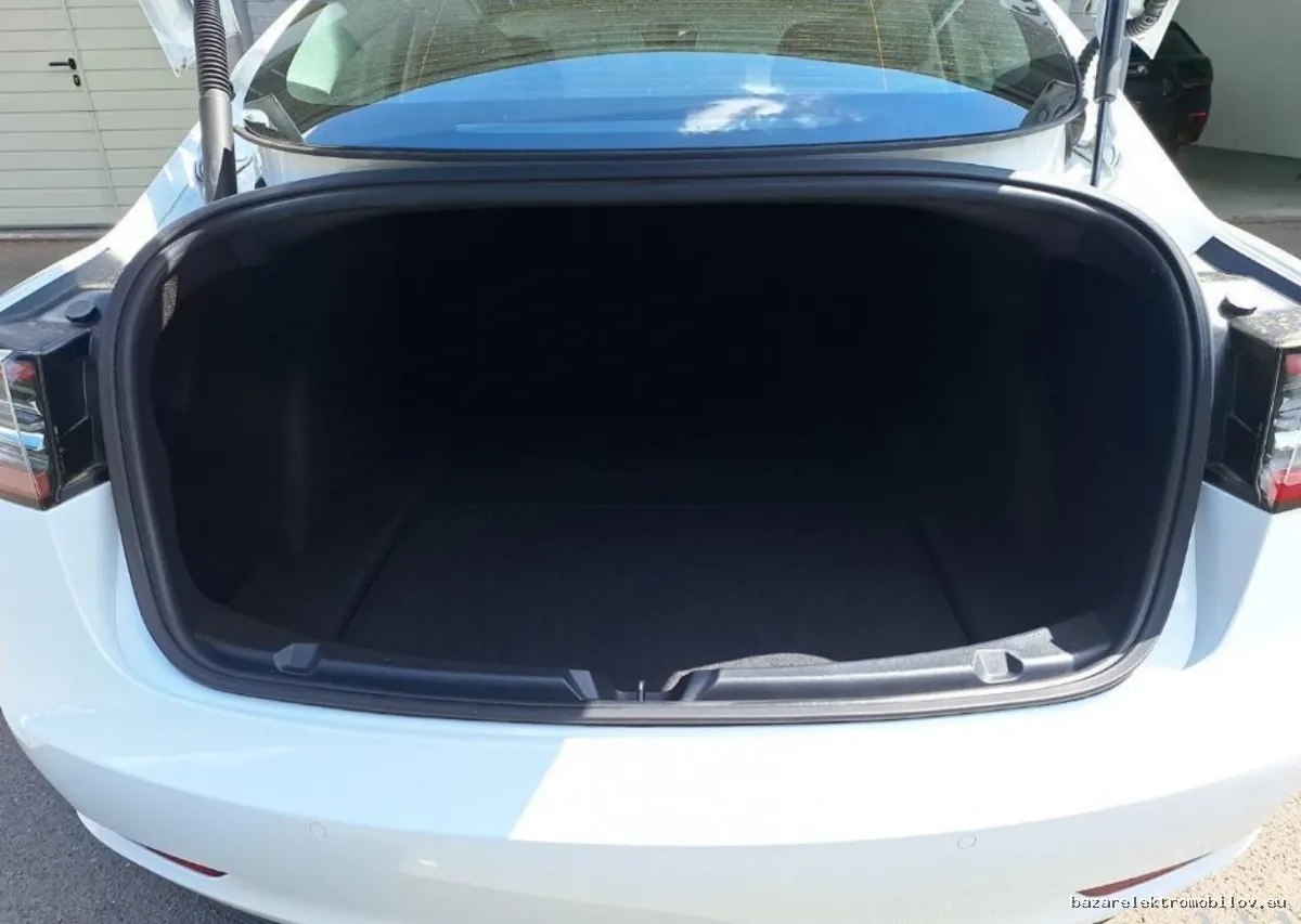 Tesla Model 3 SR Plus LFP - Fotografia inzerátu 4