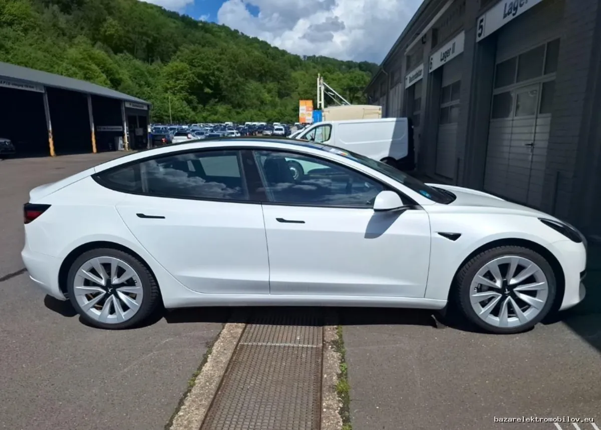 Tesla Model 3 SR Plus LFP - Fotografia inzerátu 6