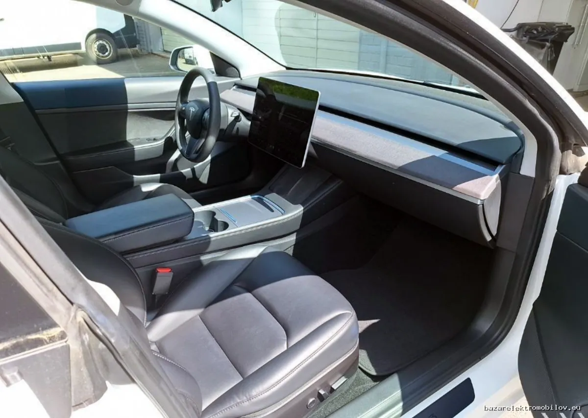 Tesla Model 3 SR Plus LFP - Fotografia inzerátu 7