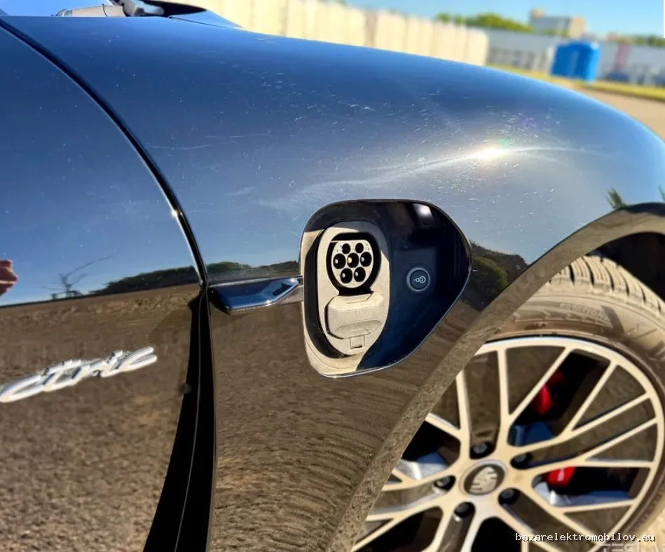 Porsche Taycan 4S - Fotografia inzerátu 4