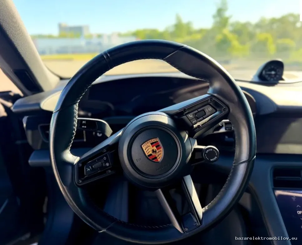 Porsche Taycan 4S - Fotografia inzerátu 8