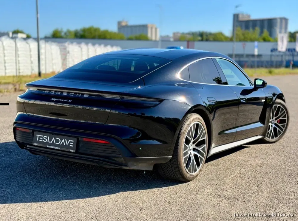 Porsche Taycan 4S - Fotografia inzerátu 11