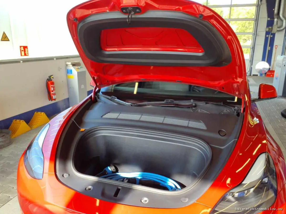 Tesla Model Y RWD LFP - Fotografia inzerátu 6