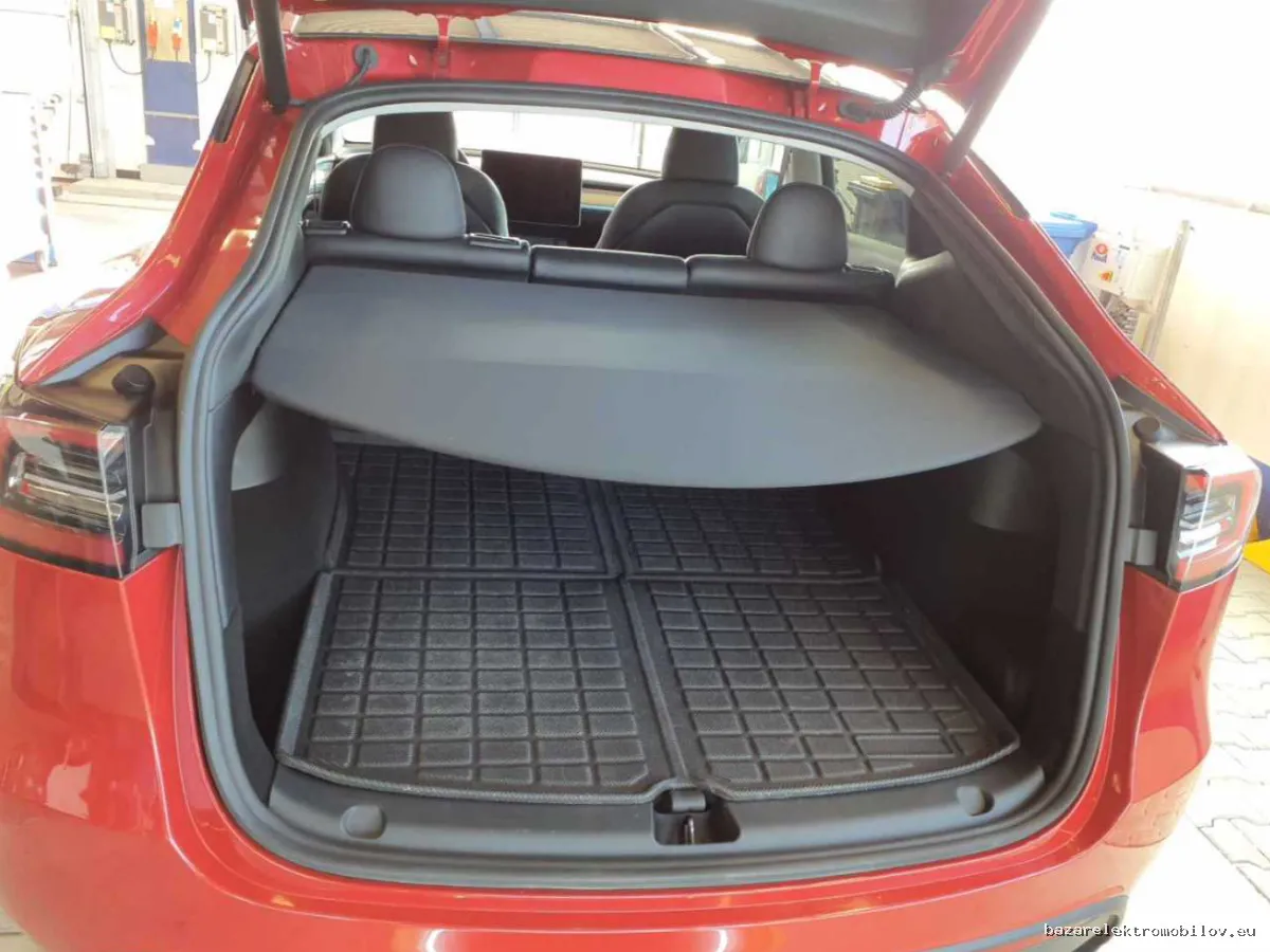 Tesla Model Y RWD LFP - Fotografia inzerátu 7