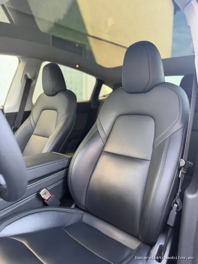 Tesla Model Y LR AWD - Fotografia inzerátu 9