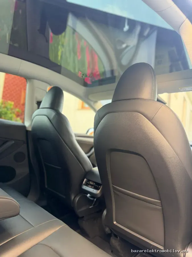 Tesla Model Y LR AWD - Fotografia inzerátu 17