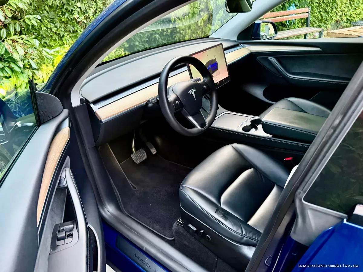 Tesla Y Long Range AWD - Fotografia inzerátu 11