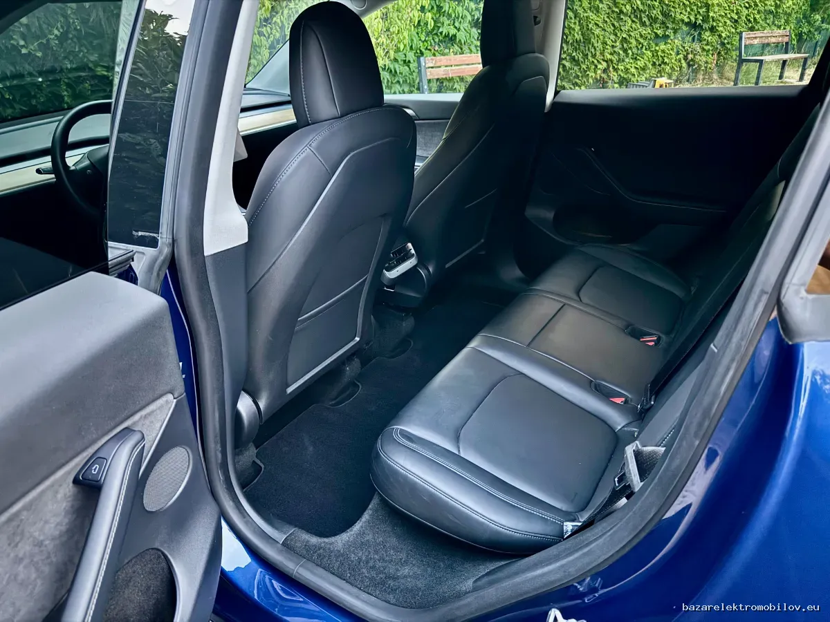 Tesla Y Long Range AWD - Fotografia inzerátu 13
