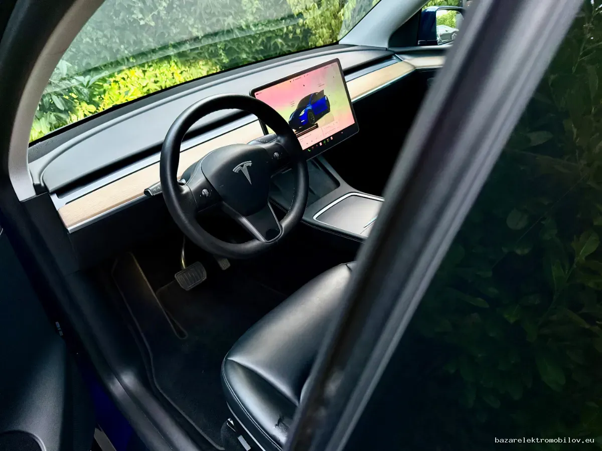 Tesla Y Long Range AWD - Fotografia inzerátu 10