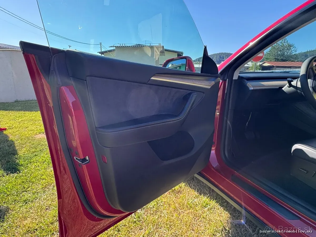 Tesla Model Y LR AWD - Fotografia inzerátu 11