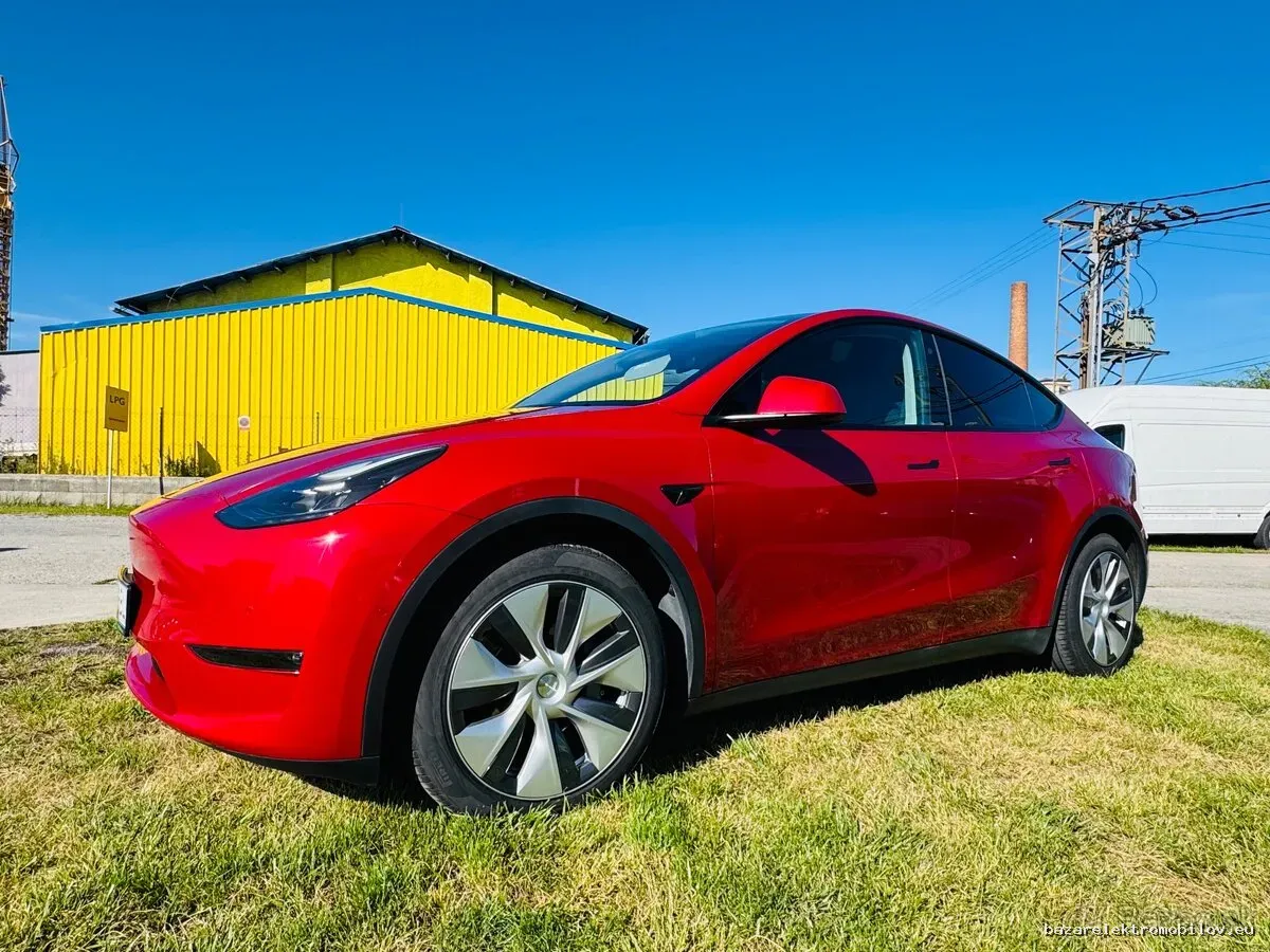 Tesla Model Y LR AWD - Fotografia inzerátu 16