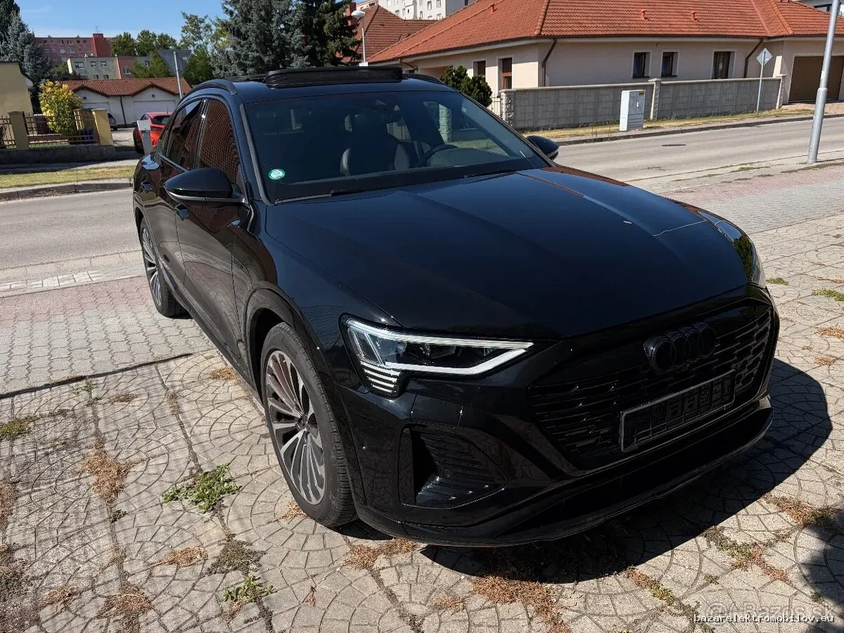 Audi Q8 SUV e-tron 55 quattro - Fotografia inzerátu 2