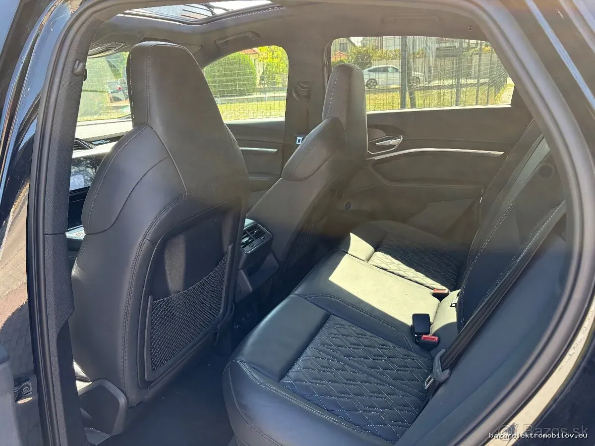 Audi Q8 SUV e-tron 55 quattro - Fotografia inzerátu 8