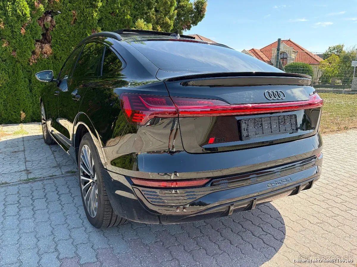 Audi Q8 SUV e-tron 55 quattro - Fotografia inzerátu 11