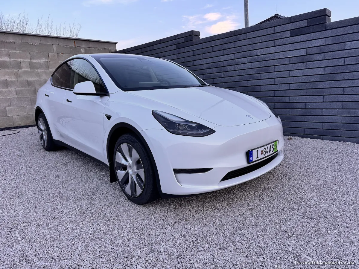Tesla Model Y LR AWD