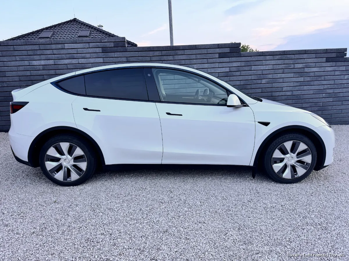 Tesla Model Y LR AWD - Fotografia inzerátu 3