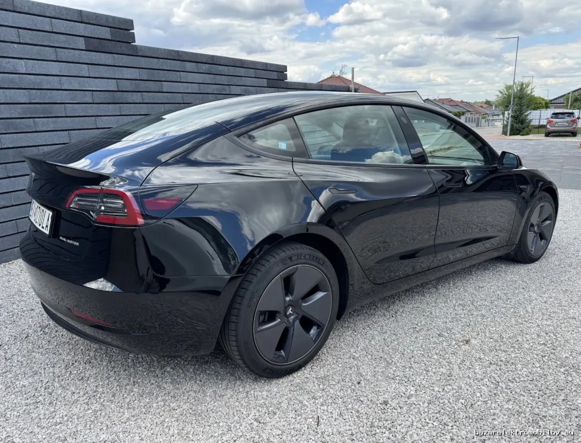 Tesla Model 3 LR AWD - Fotografia inzerátu 3