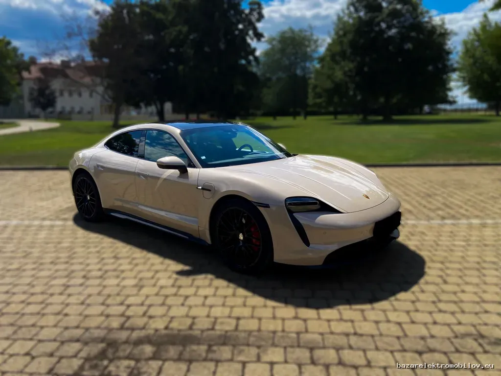Porsche TAYCAN 4S