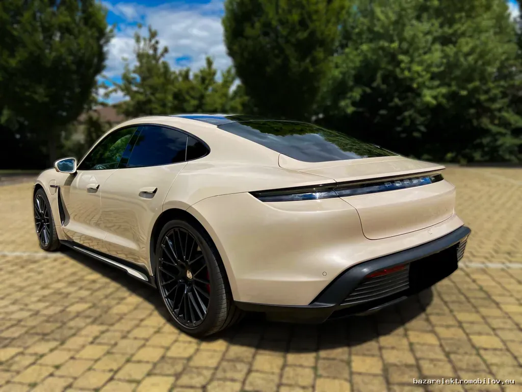 Porsche TAYCAN 4S - Fotografia inzerátu 8