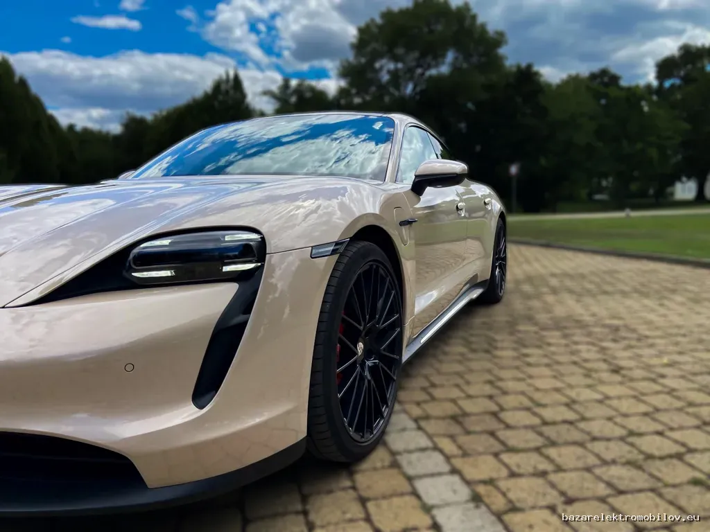 Porsche TAYCAN 4S - Fotografia inzerátu 11
