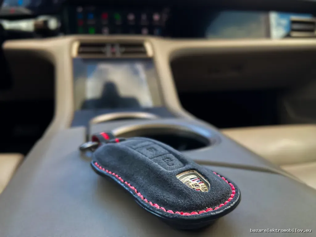 Porsche TAYCAN 4S - Fotografia inzerátu 17