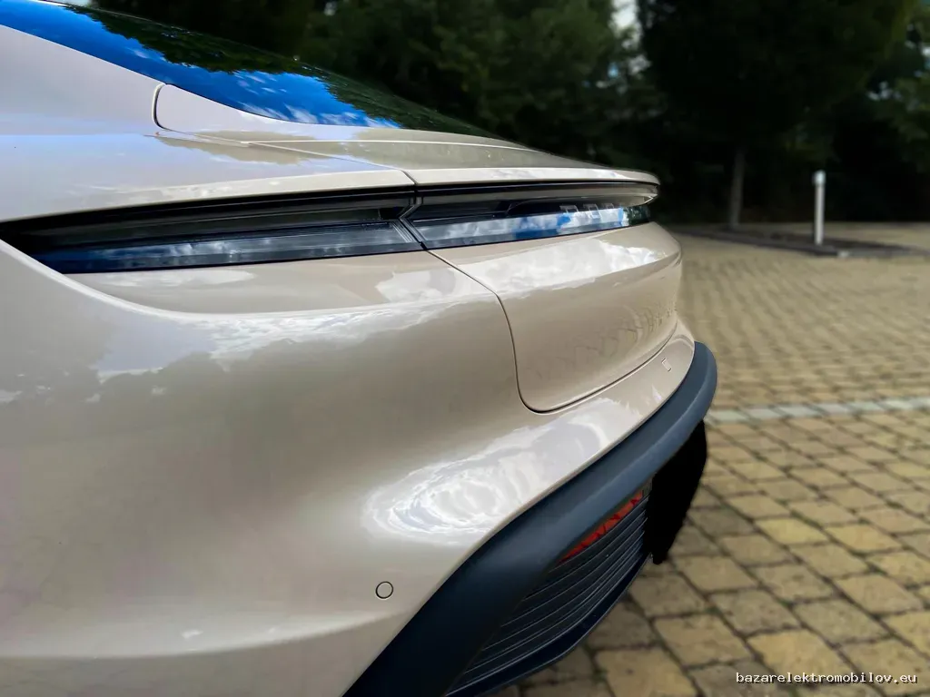 Porsche TAYCAN 4S - Fotografia inzerátu 19