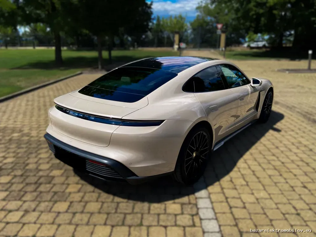 Porsche TAYCAN 4S - Fotografia inzerátu 22