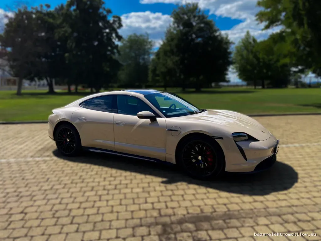Porsche TAYCAN 4S - Fotografia inzerátu 23
