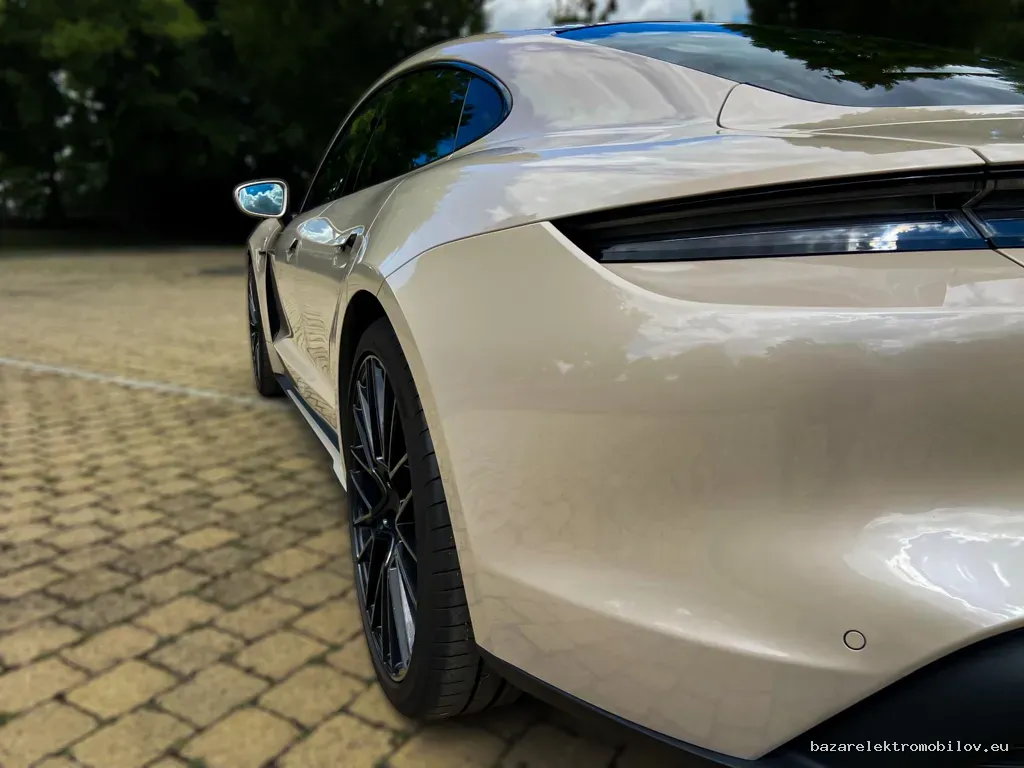 Porsche TAYCAN 4S - Fotografia inzerátu 25