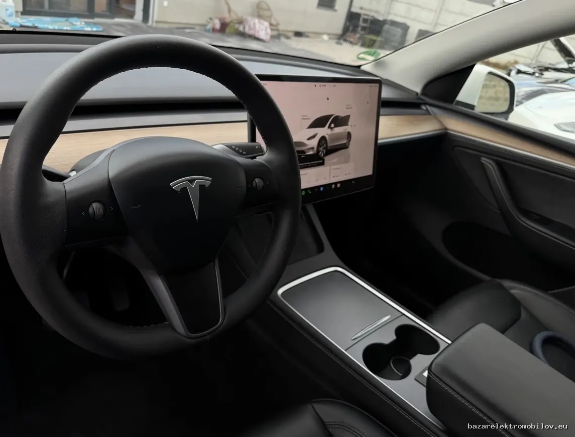 Tesla Model Y LR AWD - Fotografia inzerátu 5
