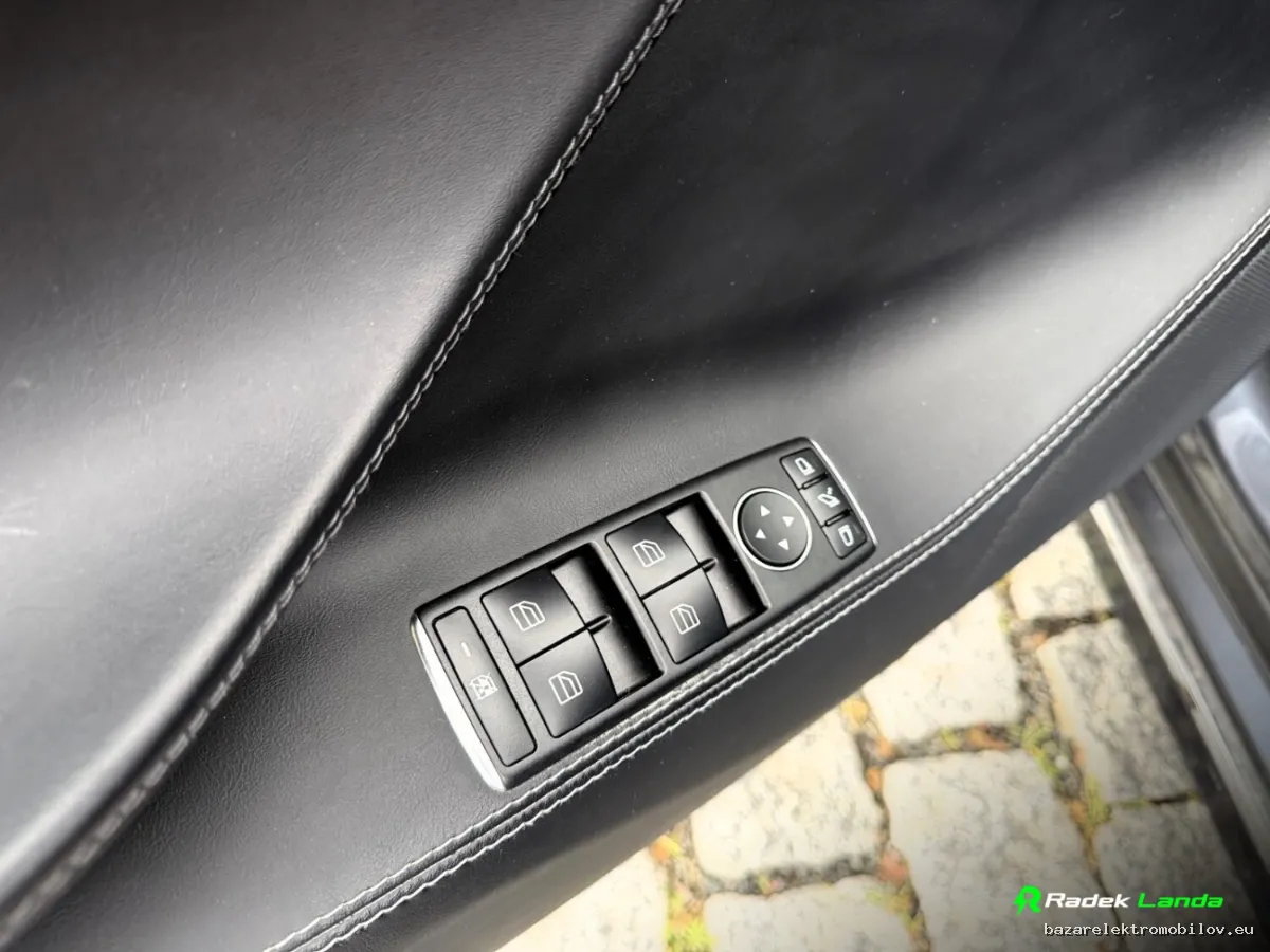 Tesla Tesla Model S 75D 2016-2019 - Fotografia inzerátu 16