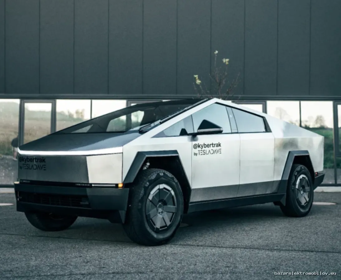 Tesla Tesla CYBERTRUCK AWD